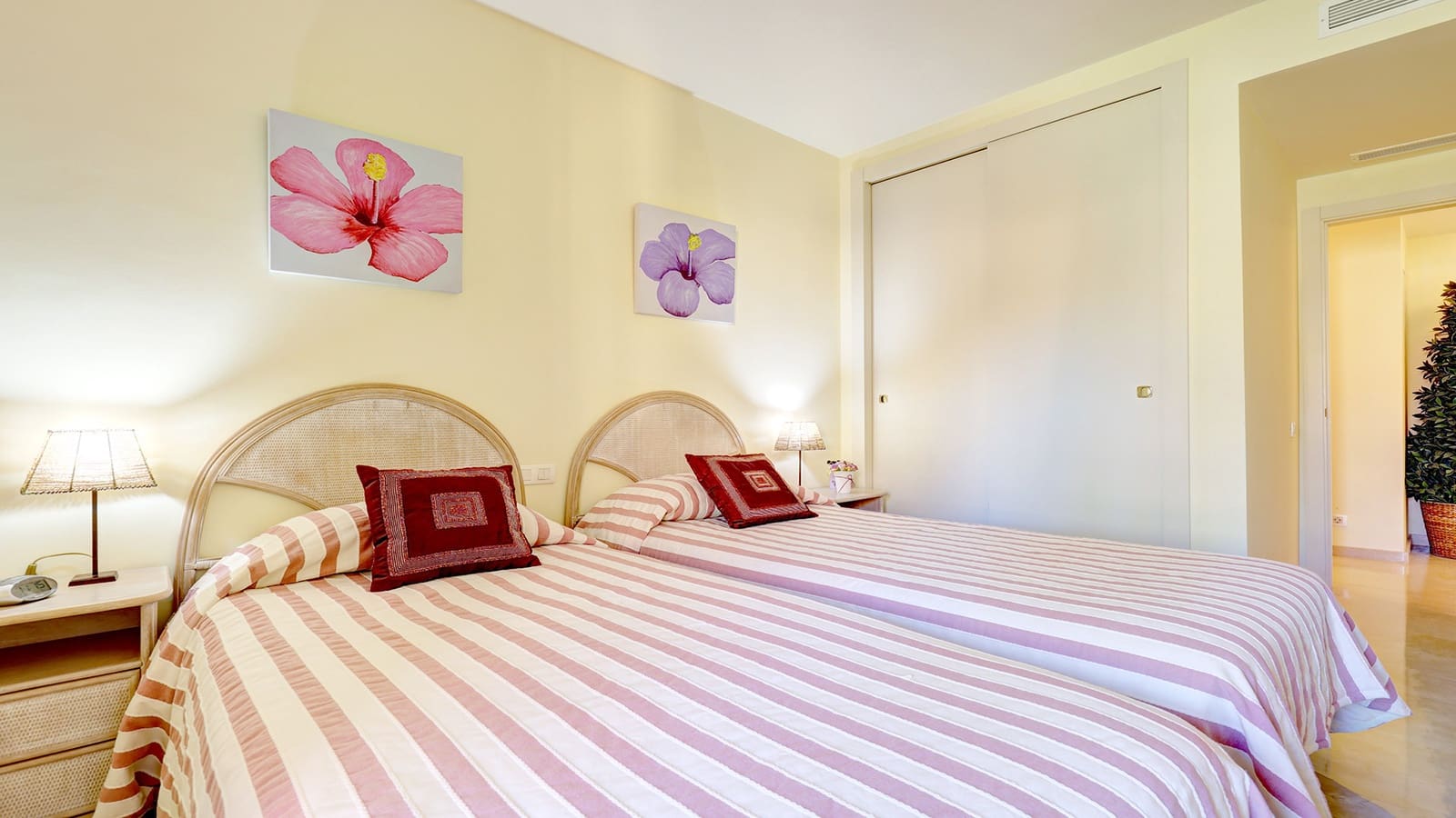 3 bedroom Apartment for sale in Manilva with pool garage - € 650,000 (Ref: 9729272)