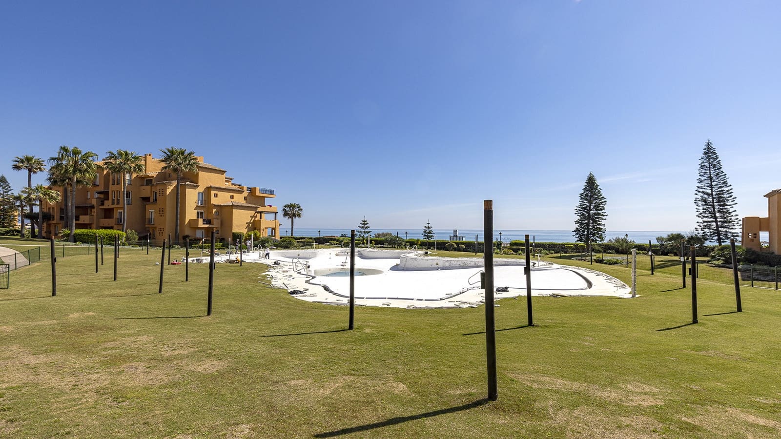 3 bedroom Apartment for sale in Manilva with pool garage - € 650,000 (Ref: 9729272)