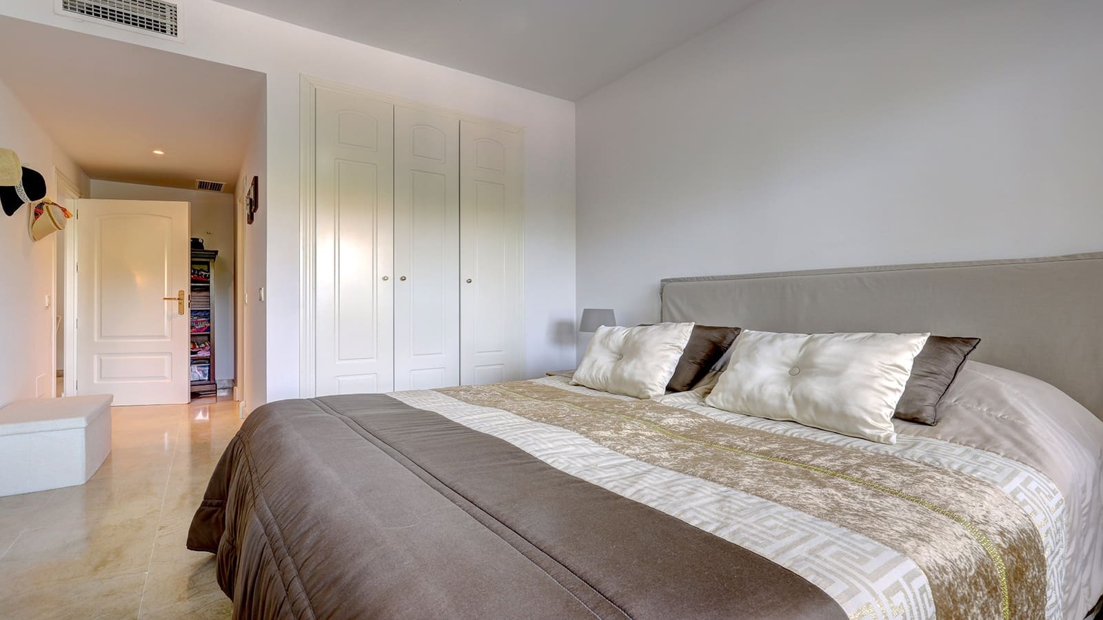 2 chambre Appartement à vendre à Manilva avec piscine garage - 269 000 € (Ref: 9784118)