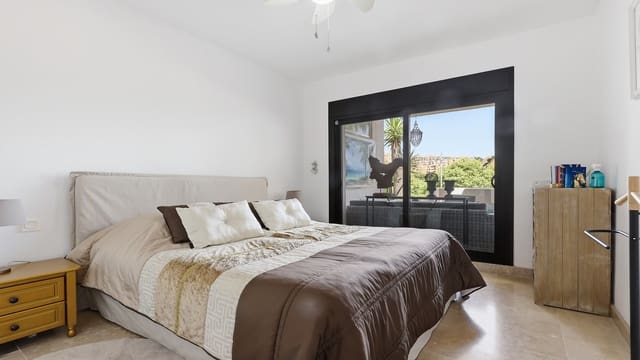 2 quarto Apartamento para venda em La Duquesa / Puerto de la Duquesa, Manilva com piscina garagem - 269 000 € (Ref: 9784118)