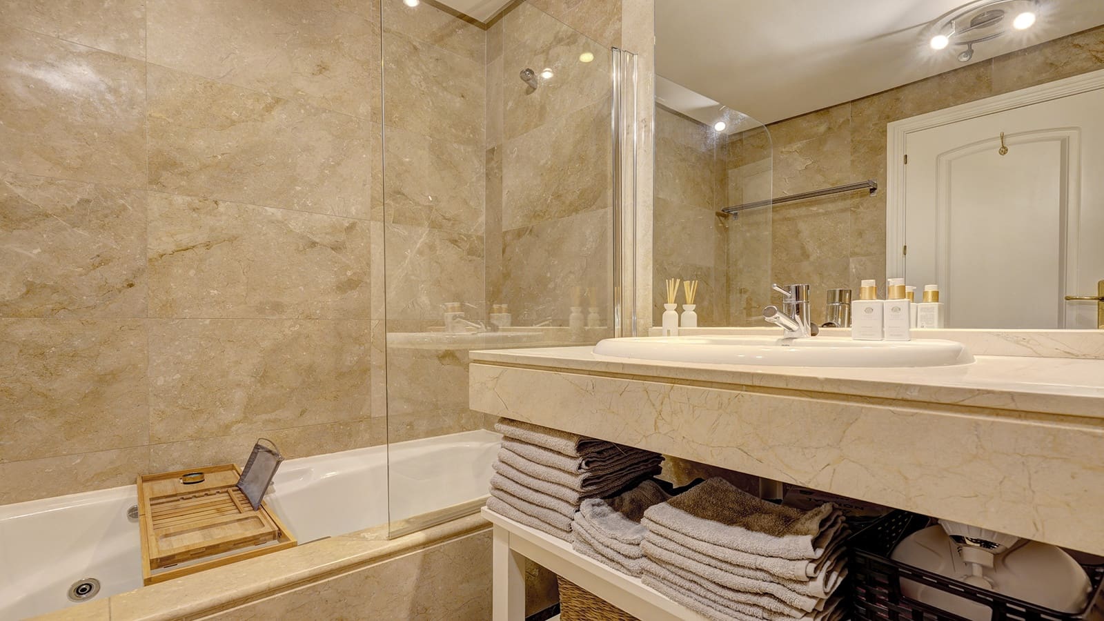 2 chambre Appartement à vendre à Manilva avec piscine garage - 269 000 € (Ref: 9784118)