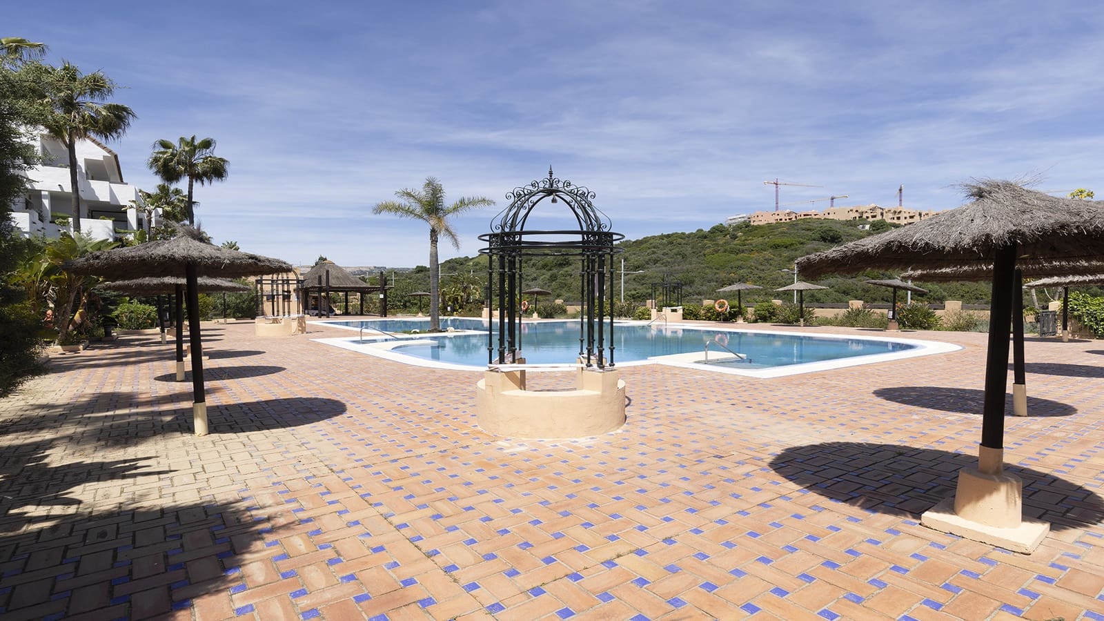 2 chambre Appartement à vendre à Manilva avec piscine garage - 269 000 € (Ref: 9784118)