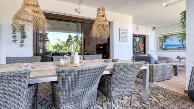 2 quarto Apartamento para venda em La Duquesa / Puerto de la Duquesa, Manilva com piscina garagem - 269 000 € (Ref: 9784118)