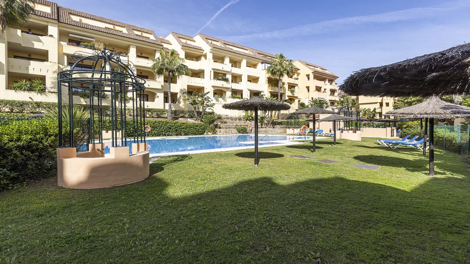 2 chambre Appartement à vendre à Manilva avec piscine garage - 269 000 € (Ref: 9784118)