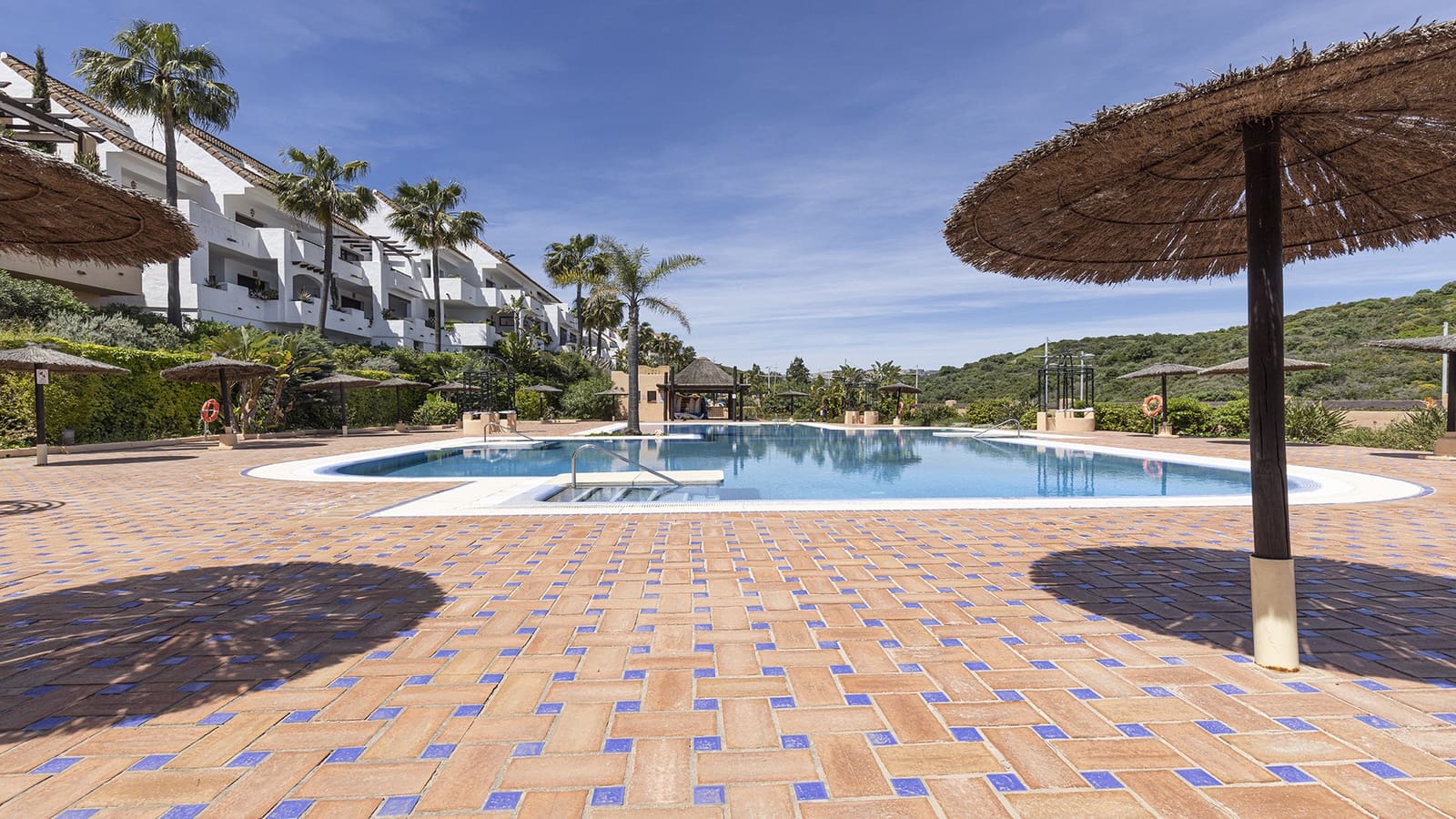 2 chambre Appartement à vendre à Manilva avec piscine garage - 269 000 € (Ref: 9784118)