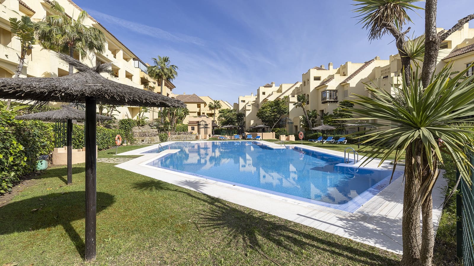 2 chambre Appartement à vendre à Manilva avec piscine garage - 269 000 € (Ref: 9784118)