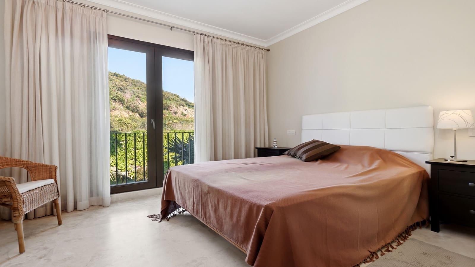 2 bedroom Apartment for sale in Casares with pool garage - € 440,000 (Ref: 9784119)