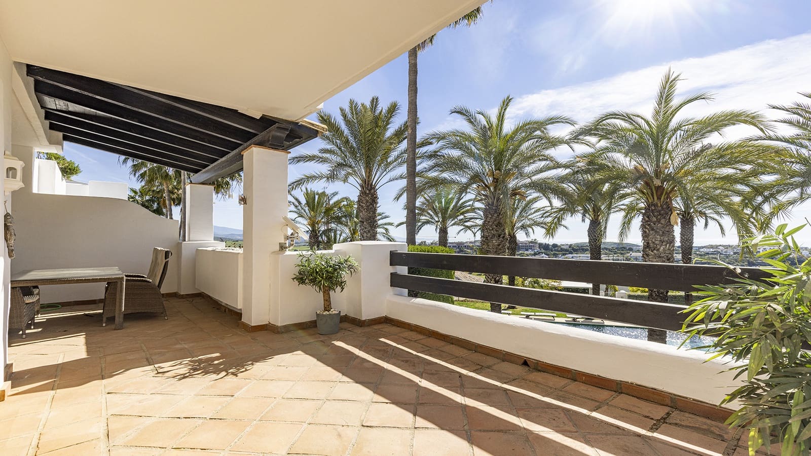 2 bedroom Apartment for sale in Casares with pool garage - € 440,000 (Ref: 9784119)