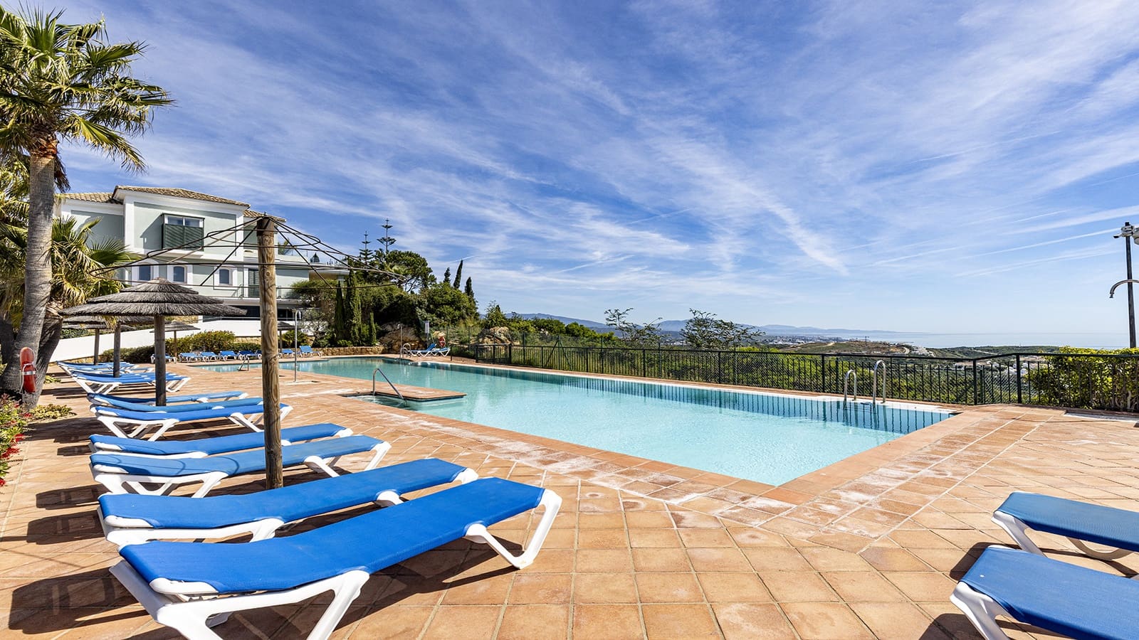 3 quarto Penthouse para venda em Casares com piscina garagem - 560 000 € (Ref: 9804165)