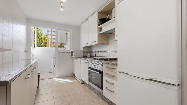 2 soverom Leilighet til salgs i Casares med svømmebasseng garasje - € 240 000 (Ref: 9855215)