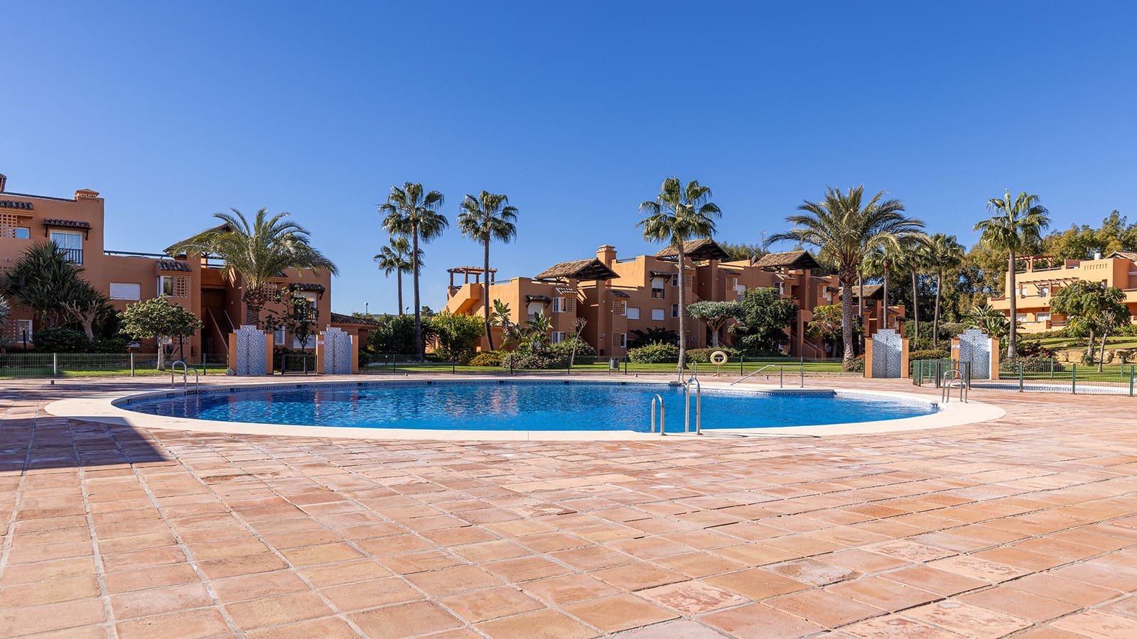 2 soveværelse Lejlighed til salg i Casares med swimmingpool garage - € 240.000 (Ref: 9855215)