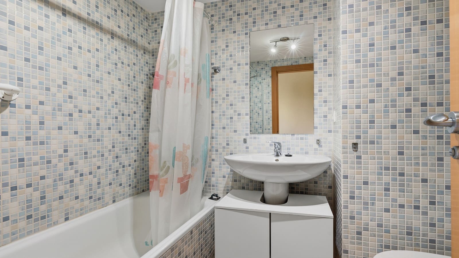 2 soveværelse Lejlighed til salg i Casares med swimmingpool garage - € 240.000 (Ref: 9855215)