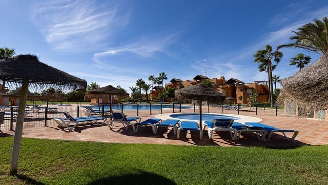 2 soverom Leilighet til salgs i Casares med svømmebasseng garasje - € 240 000 (Ref: 9855215)