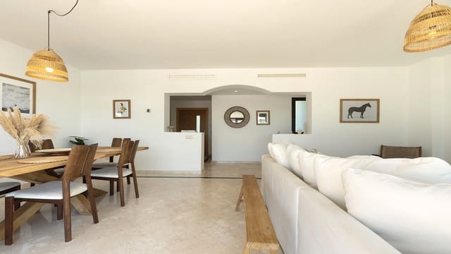 3 chambre Penthouse à vendre à Casares avec piscine garage - 650 000 € (Ref: 9865013)