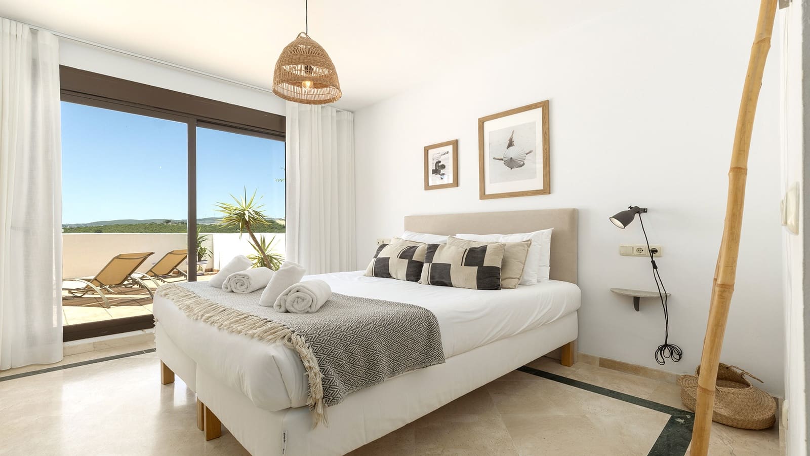 3 slaapkamer Penthouse te koop in Casares met zwembad garage - € 650.000 (Ref: 9865013)