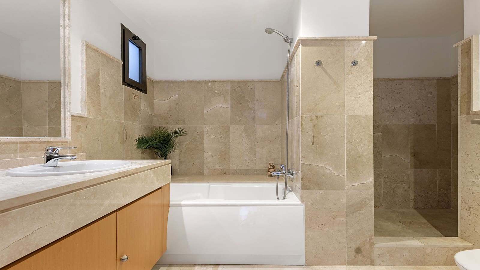 3 slaapkamer Penthouse te koop in Casares met zwembad garage - € 650.000 (Ref: 9865013)