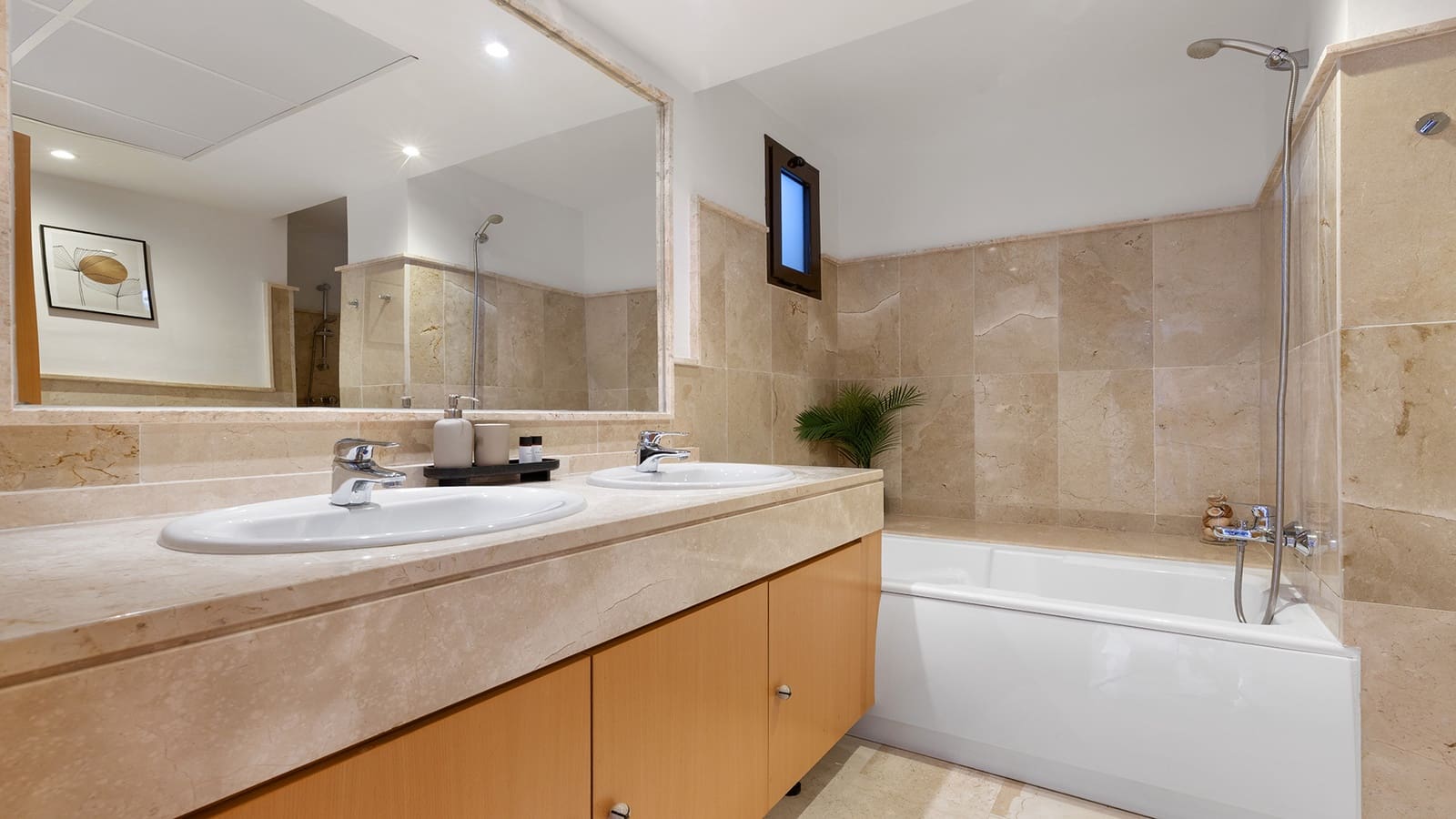 3 slaapkamer Penthouse te koop in Casares met zwembad garage - € 650.000 (Ref: 9865013)