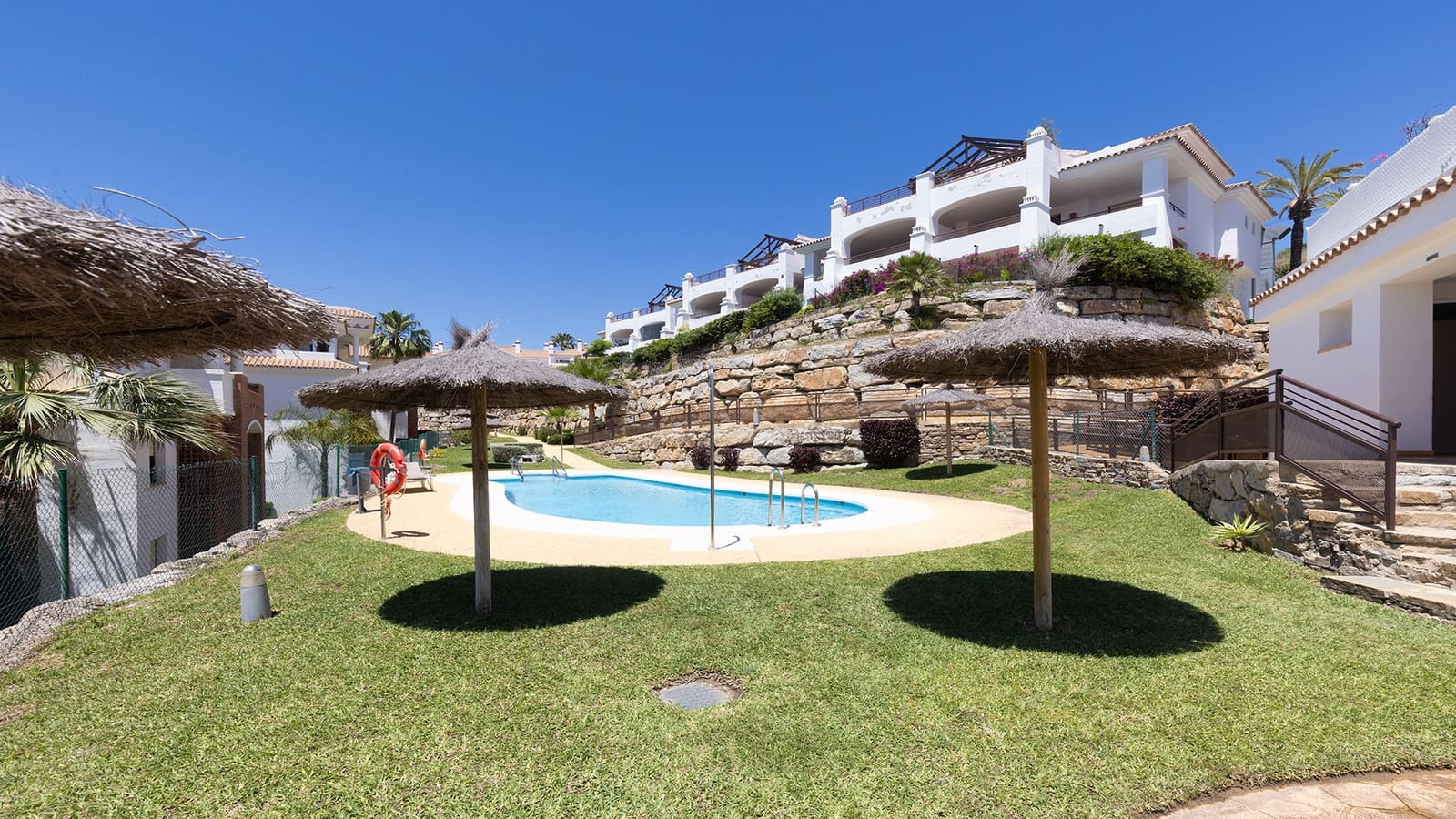 3 slaapkamer Penthouse te koop in Casares met zwembad garage - € 650.000 (Ref: 9865013)