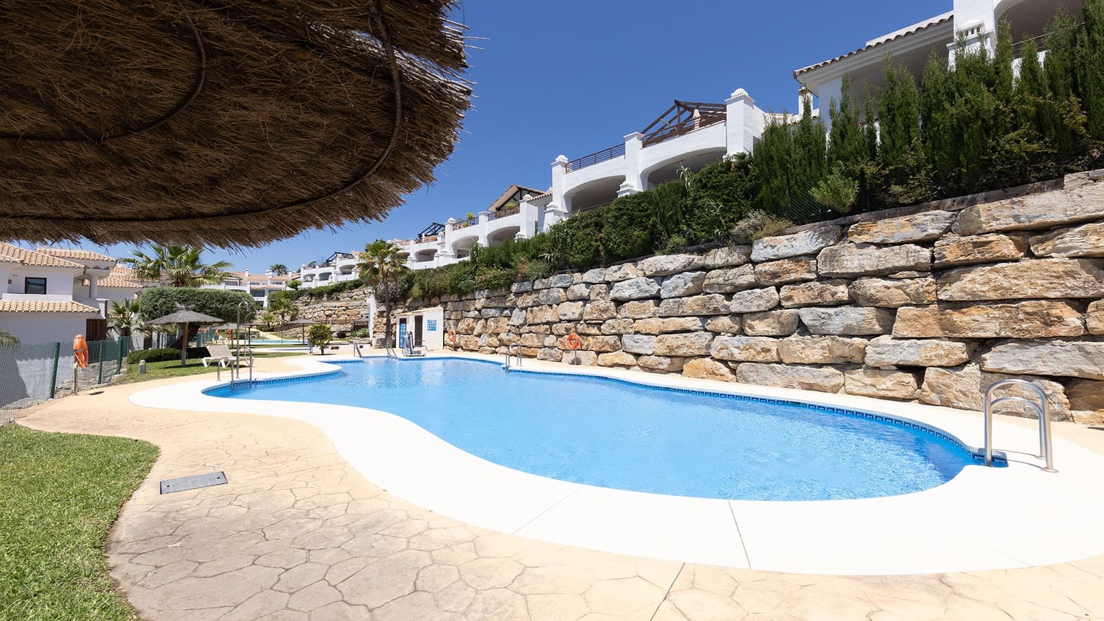 3 slaapkamer Penthouse te koop in Casares met zwembad garage - € 650.000 (Ref: 9865013)