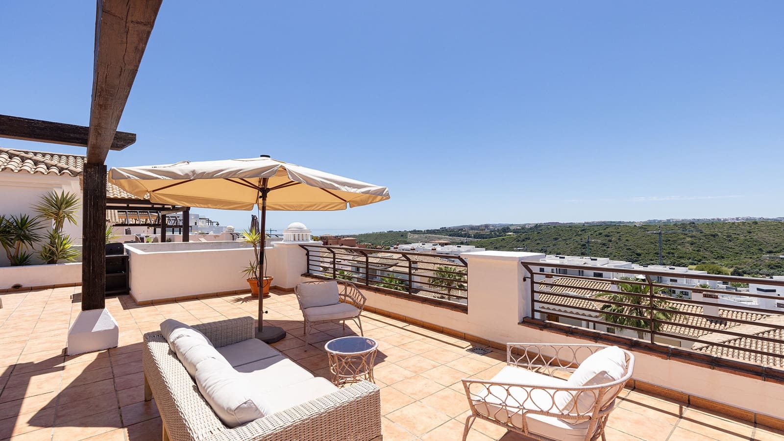 3 slaapkamer Penthouse te koop in Casares met zwembad garage - € 650.000 (Ref: 9865013)