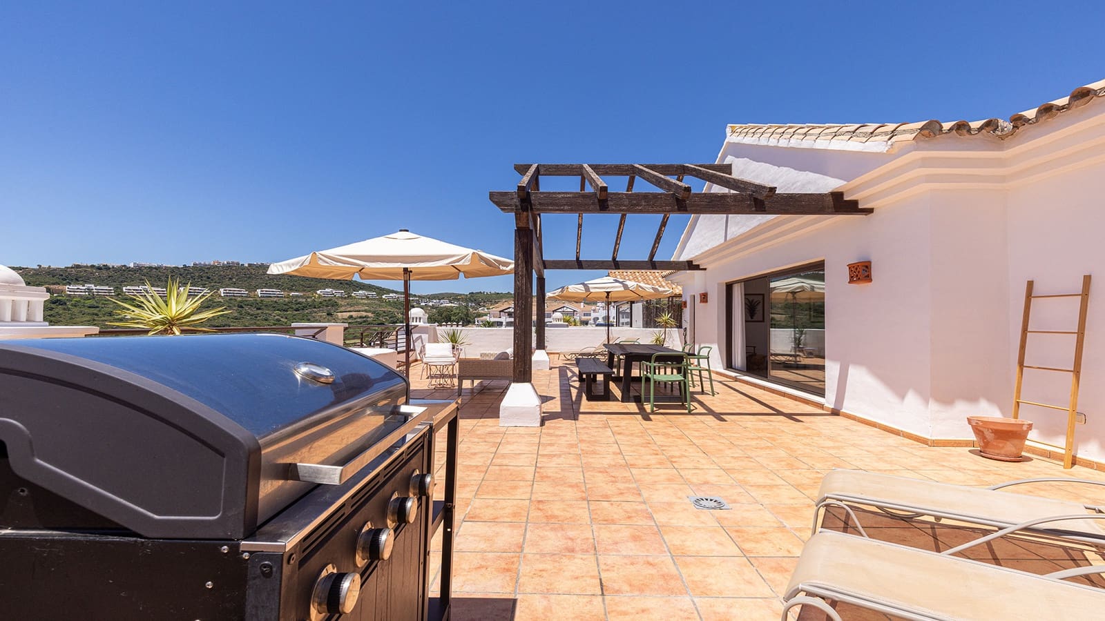 3 slaapkamer Penthouse te koop in Casares met zwembad garage - € 650.000 (Ref: 9865013)
