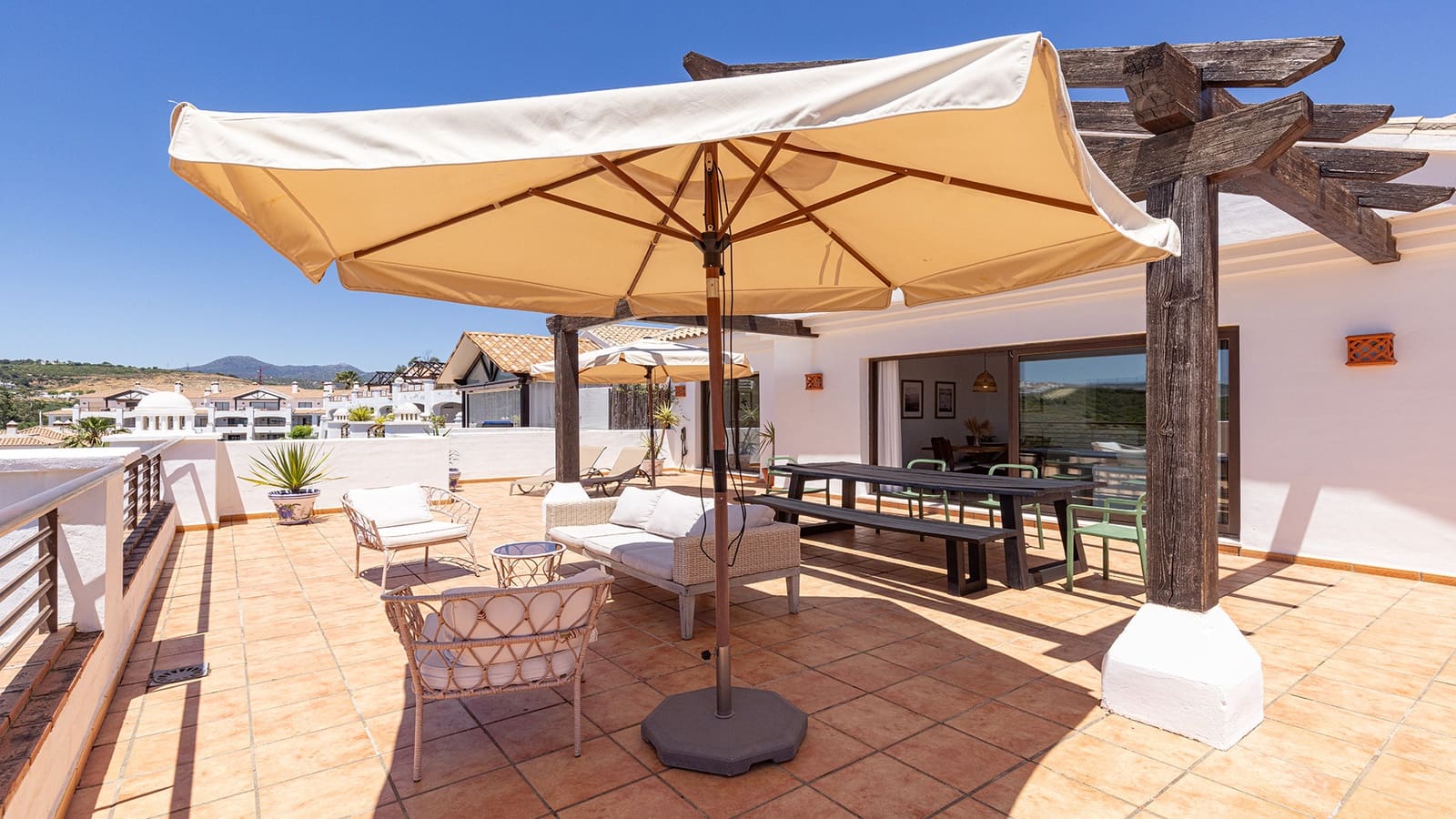 3 slaapkamer Penthouse te koop in Casares met zwembad garage - € 650.000 (Ref: 9865013)
