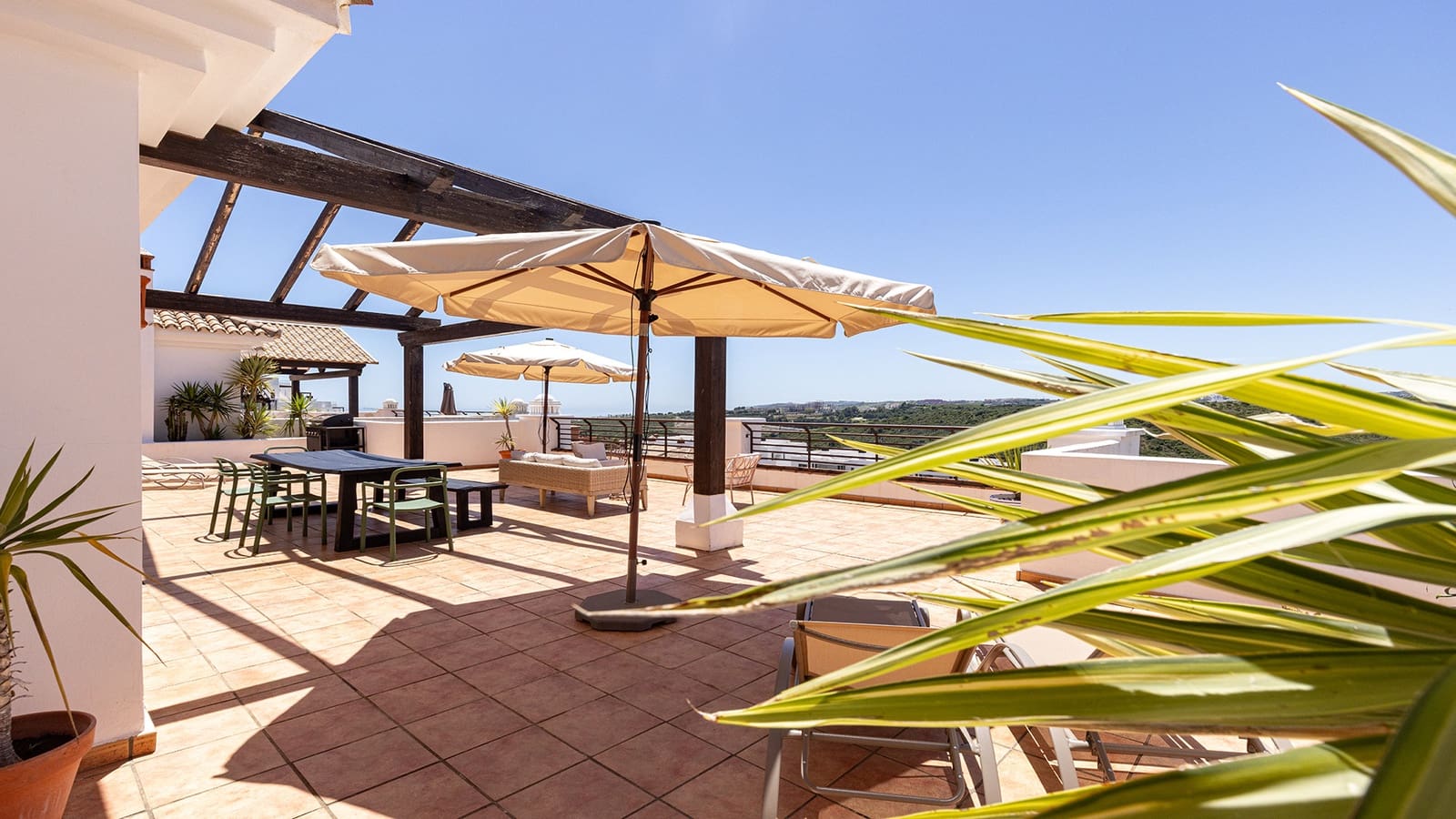 3 slaapkamer Penthouse te koop in Casares met zwembad garage - € 650.000 (Ref: 9865013)