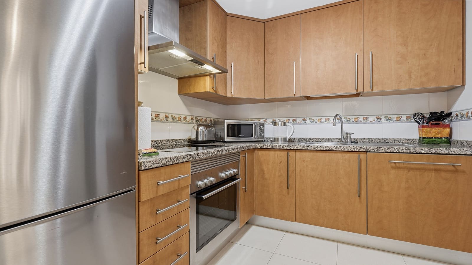 2 bedroom Apartment for sale in San Luis de Sabinillas with pool garage - € 329,000 (Ref: 9865014)