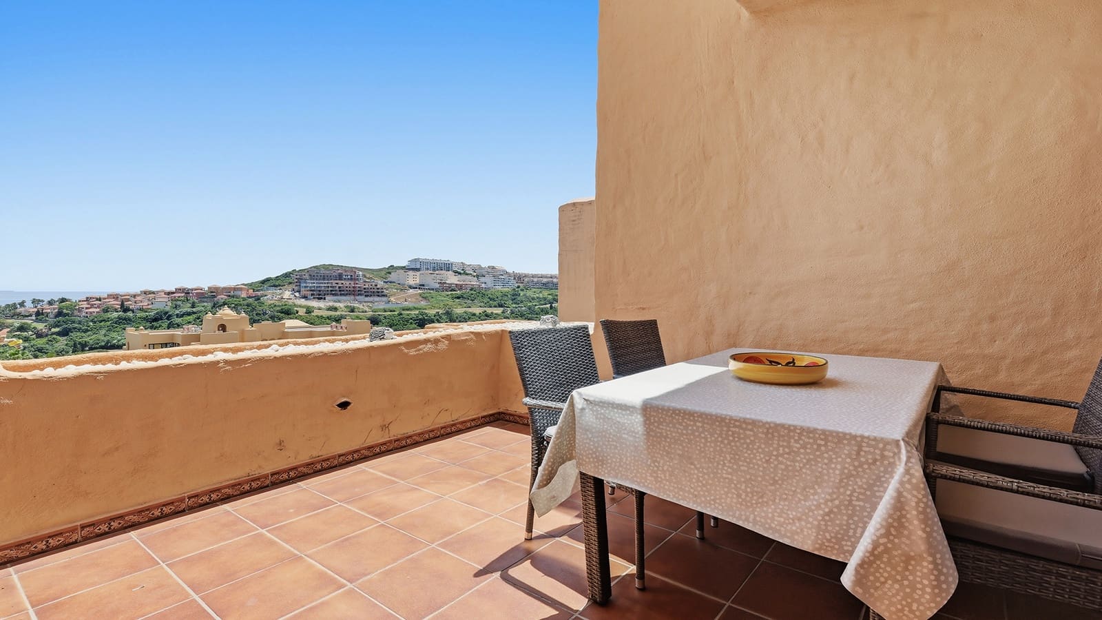 2 bedroom Apartment for sale in San Luis de Sabinillas with pool garage - € 329,000 (Ref: 9865014)