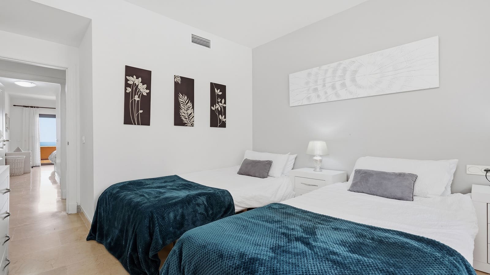 2 bedroom Apartment for sale in San Luis de Sabinillas with pool garage - € 329,000 (Ref: 9865014)