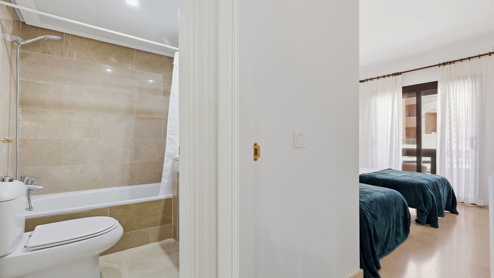 2 bedroom Apartment for sale in San Luis de Sabinillas with pool garage - € 329,000 (Ref: 9865014)