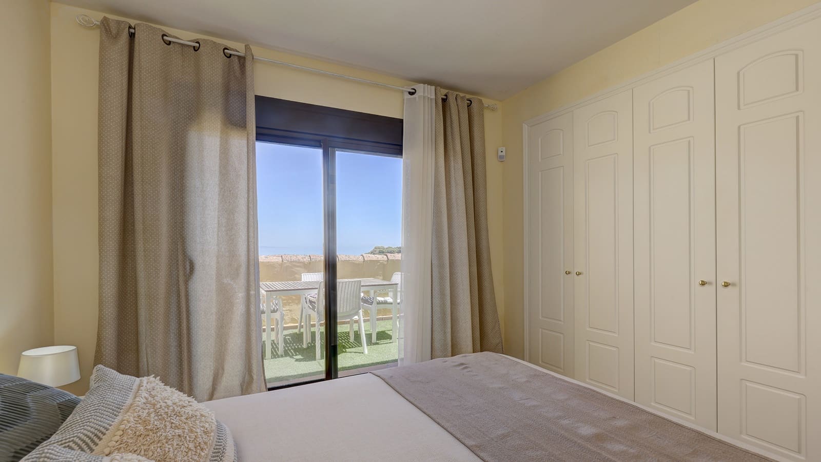 2 bedroom Penthouse for sale in Manilva with pool garage - € 265,000 (Ref: 9878232)