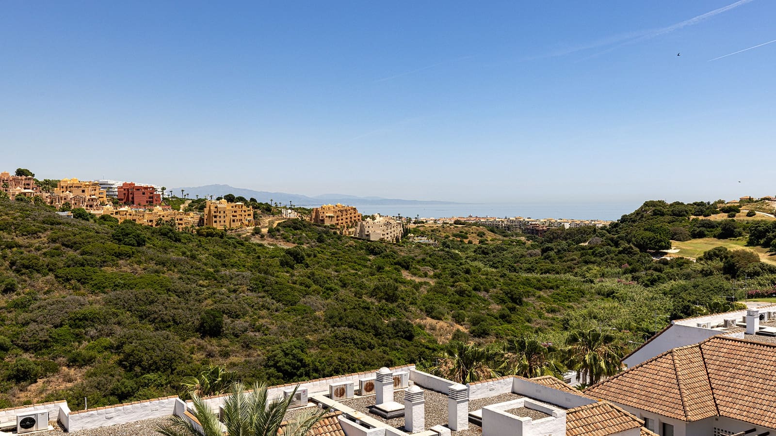 2 bedroom Penthouse for sale in Manilva with pool garage - € 265,000 (Ref: 9878232)