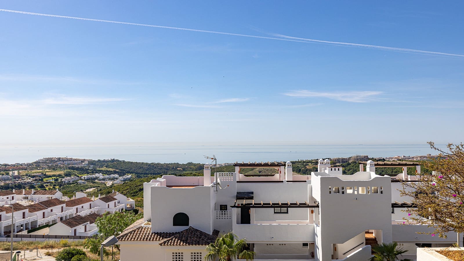 3 sypialnia Apartament na sprzedaż w Casares z basenem garażem - 620 000 € (Ref: 9880751)