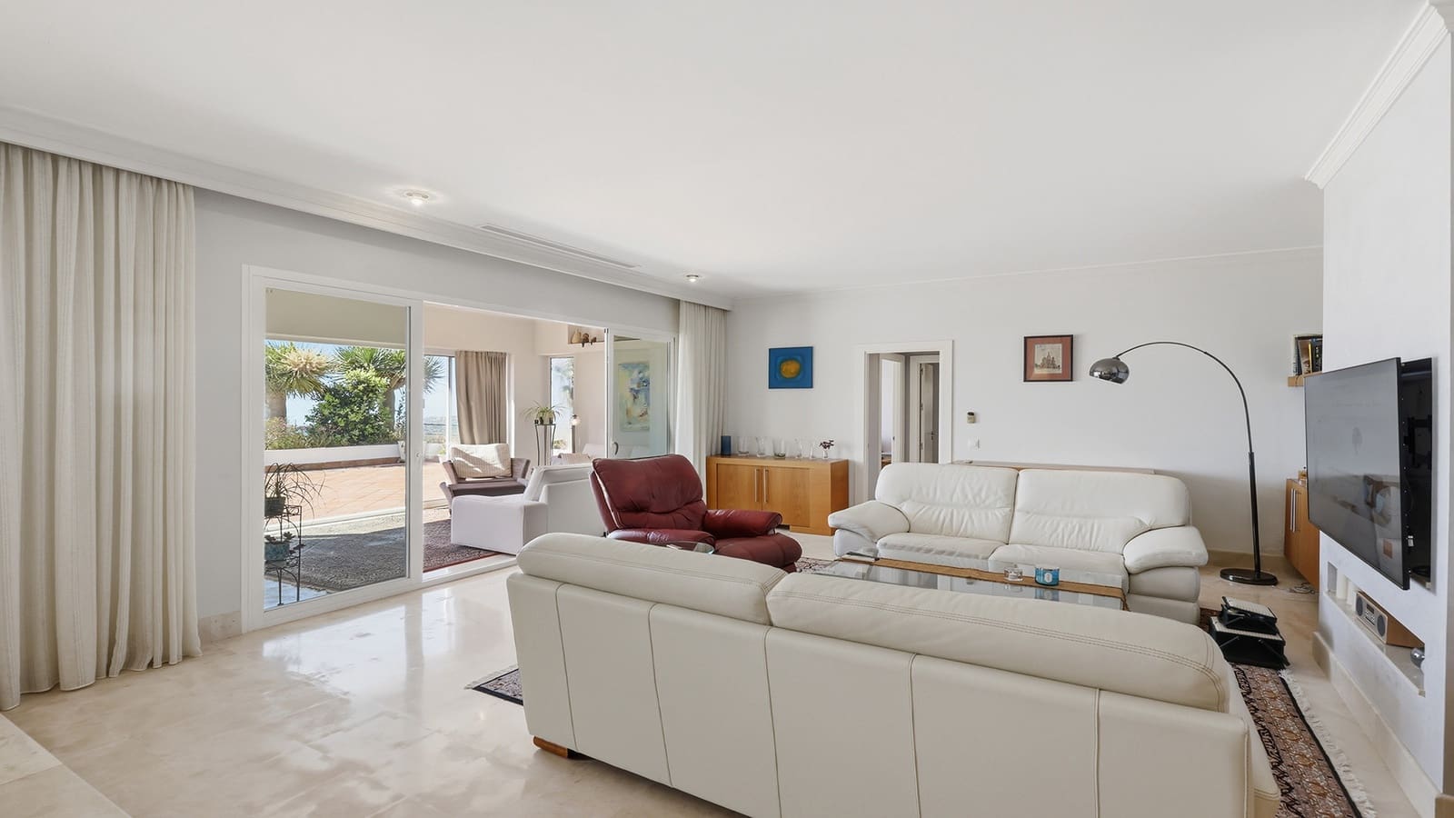 3 sypialnia Apartament na sprzedaż w Casares z basenem garażem - 620 000 € (Ref: 9880751)