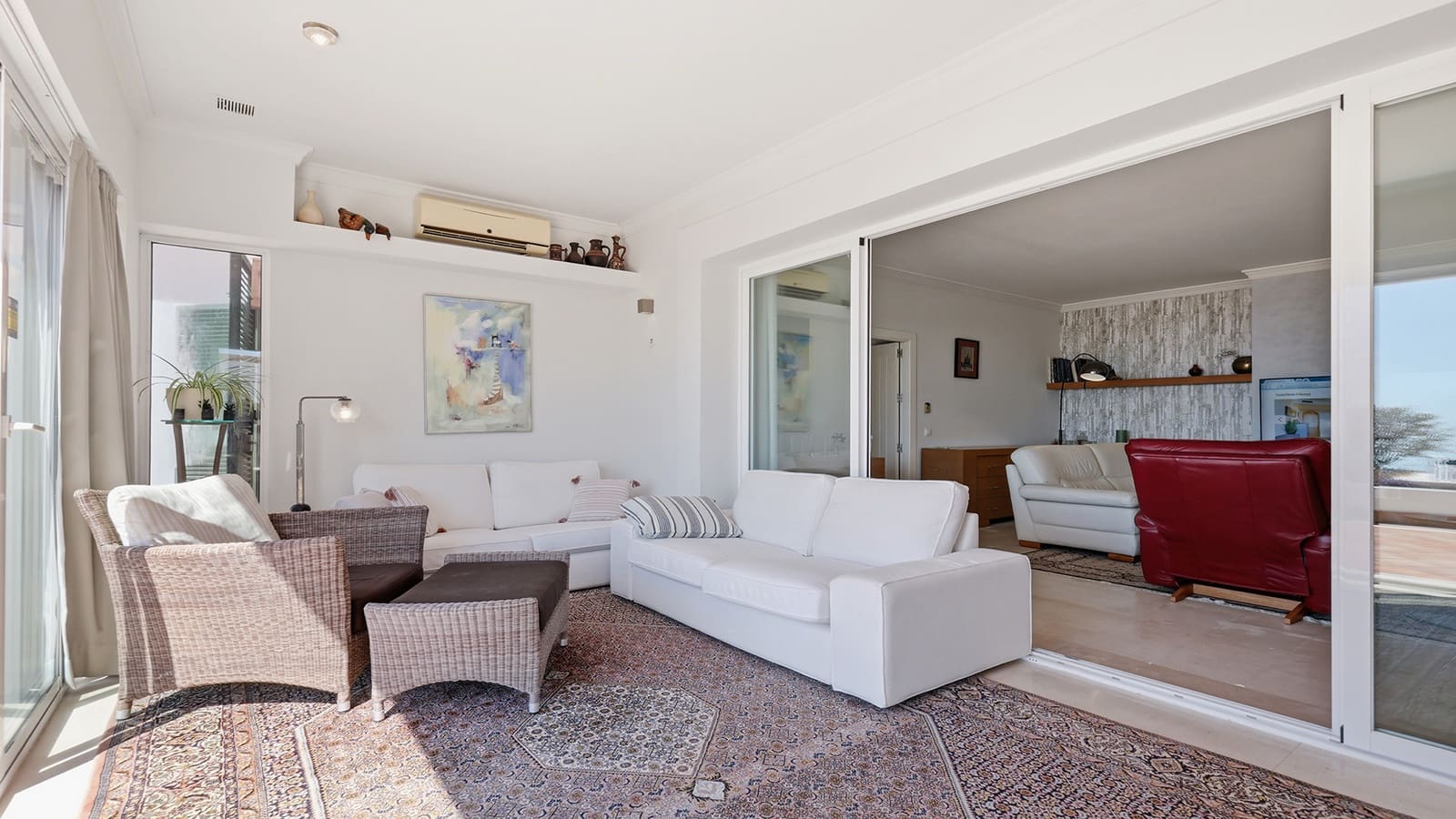 3 sypialnia Apartament na sprzedaż w Casares z basenem garażem - 620 000 € (Ref: 9880751)