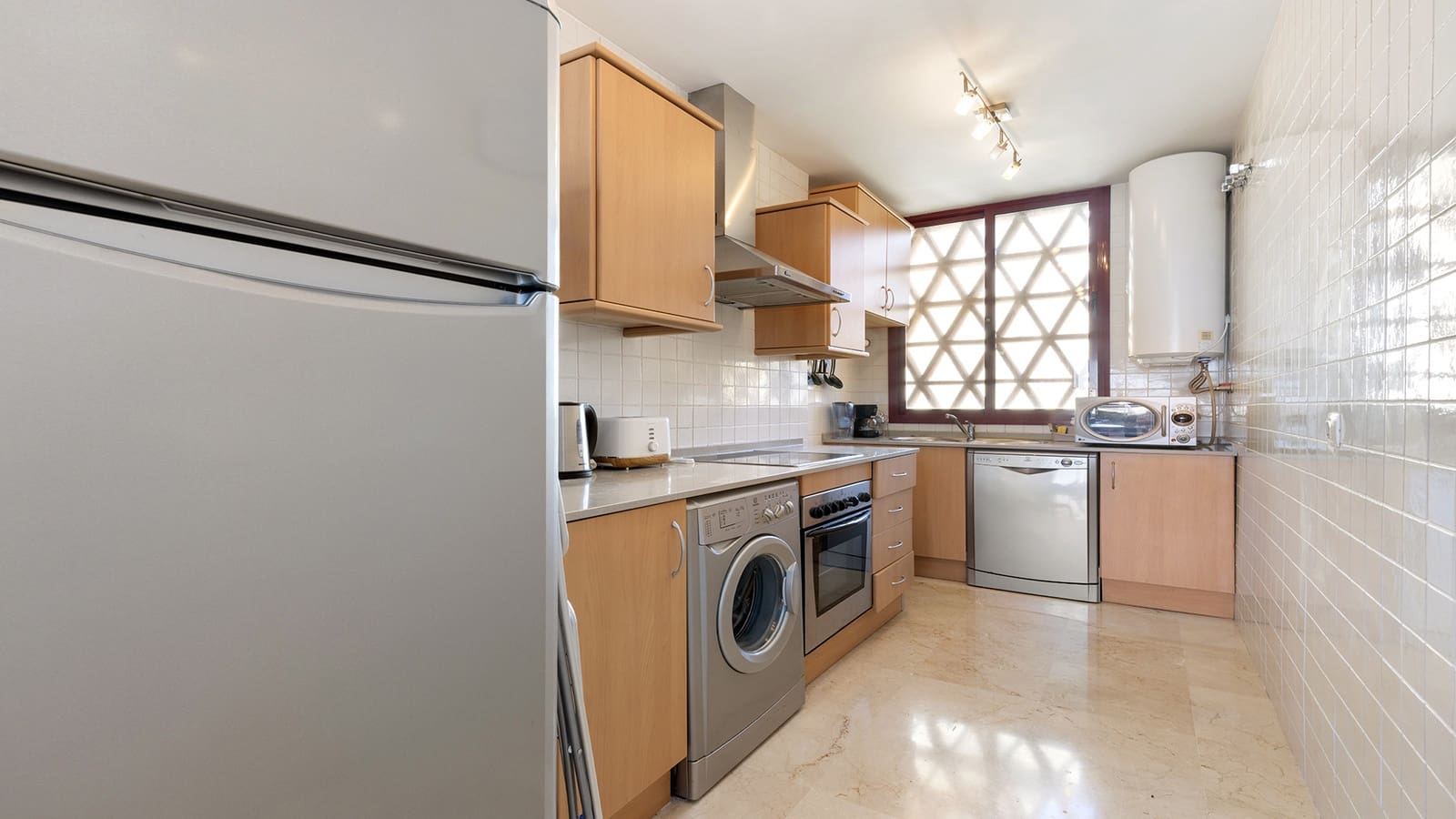 2 bedroom Apartment for sale in Bahia de Casares with pool garage - € 259,000 (Ref: 9912769)