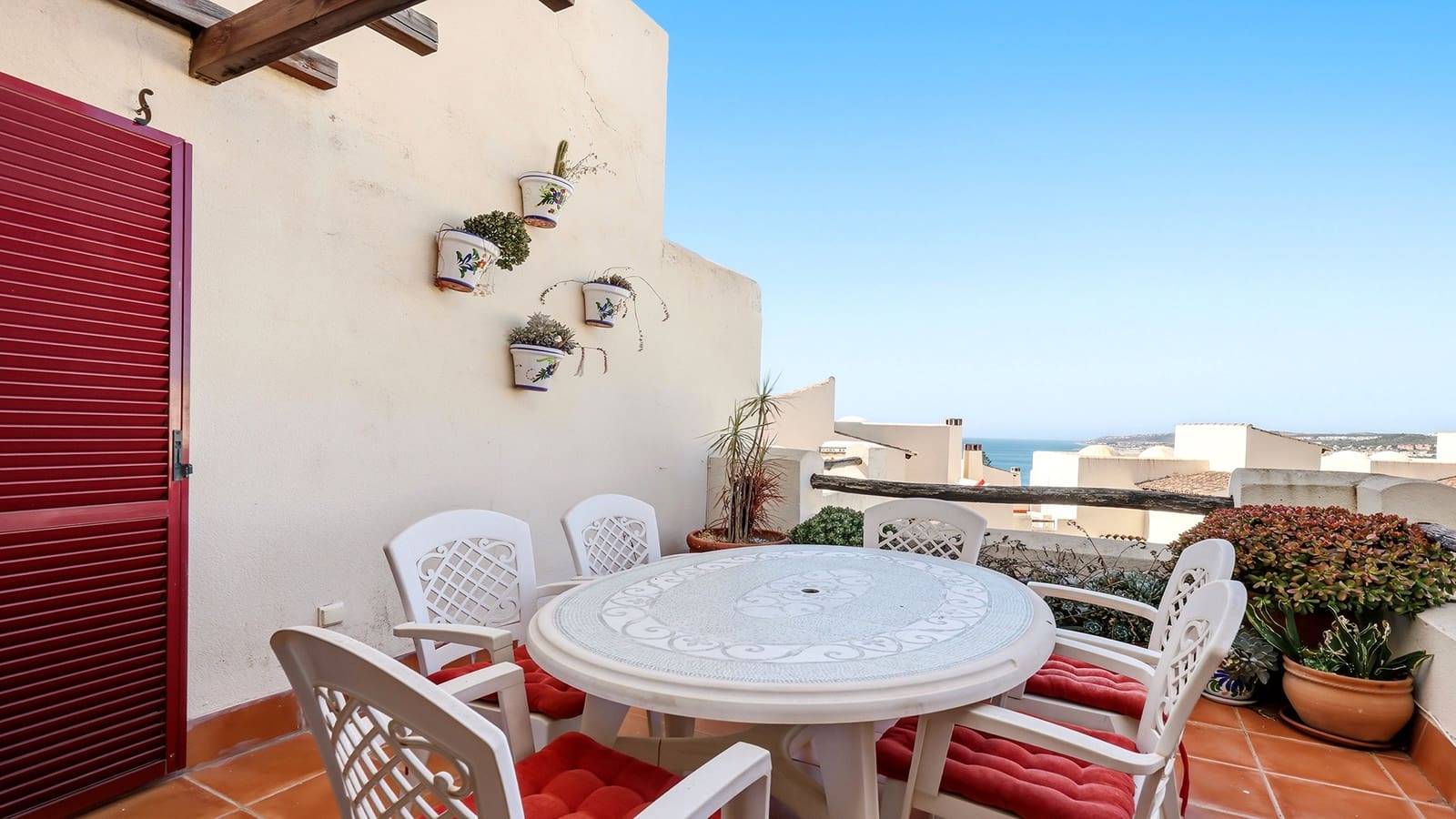 2 bedroom Apartment for sale in Bahia de Casares with pool garage - € 259,000 (Ref: 9912769)