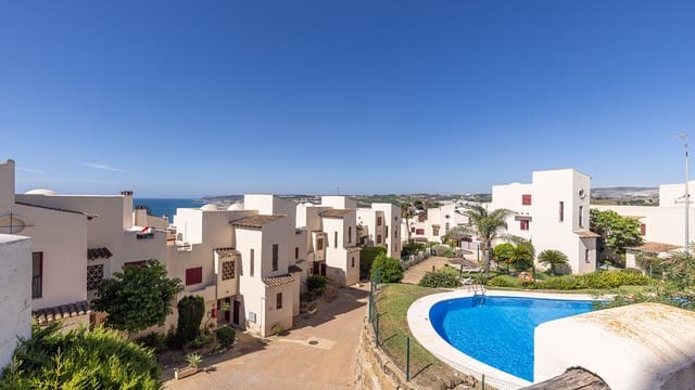 2 chambre Appartement à vendre à Bahia de Casares, Casares avec piscine garage - 259 000 € (Ref: 9912769)