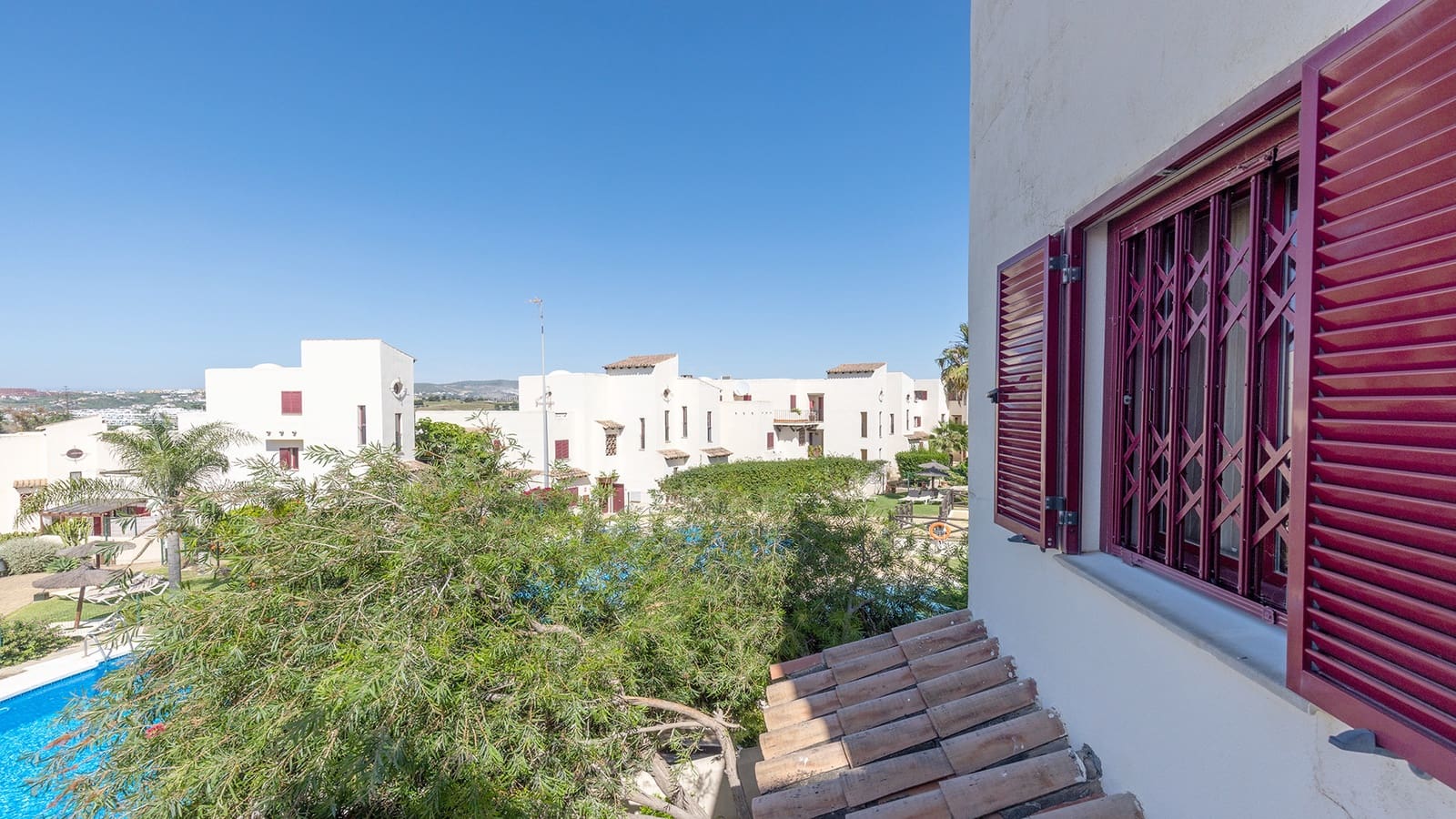 2 bedroom Apartment for sale in Bahia de Casares with pool garage - € 259,000 (Ref: 9912769)