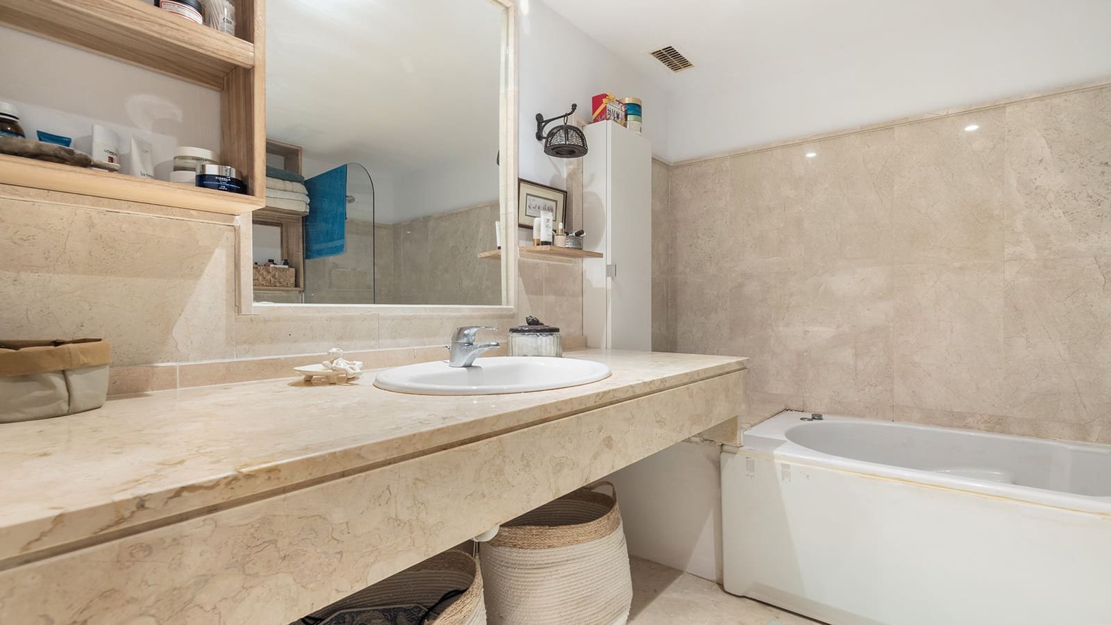 2 bedroom Apartment for sale in Casares with pool garage - € 380,000 (Ref: 9920081)