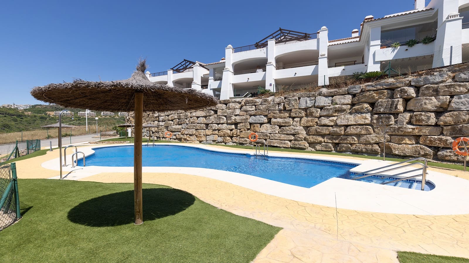 2 bedroom Apartment for sale in Casares with pool garage - € 380,000 (Ref: 9920081)