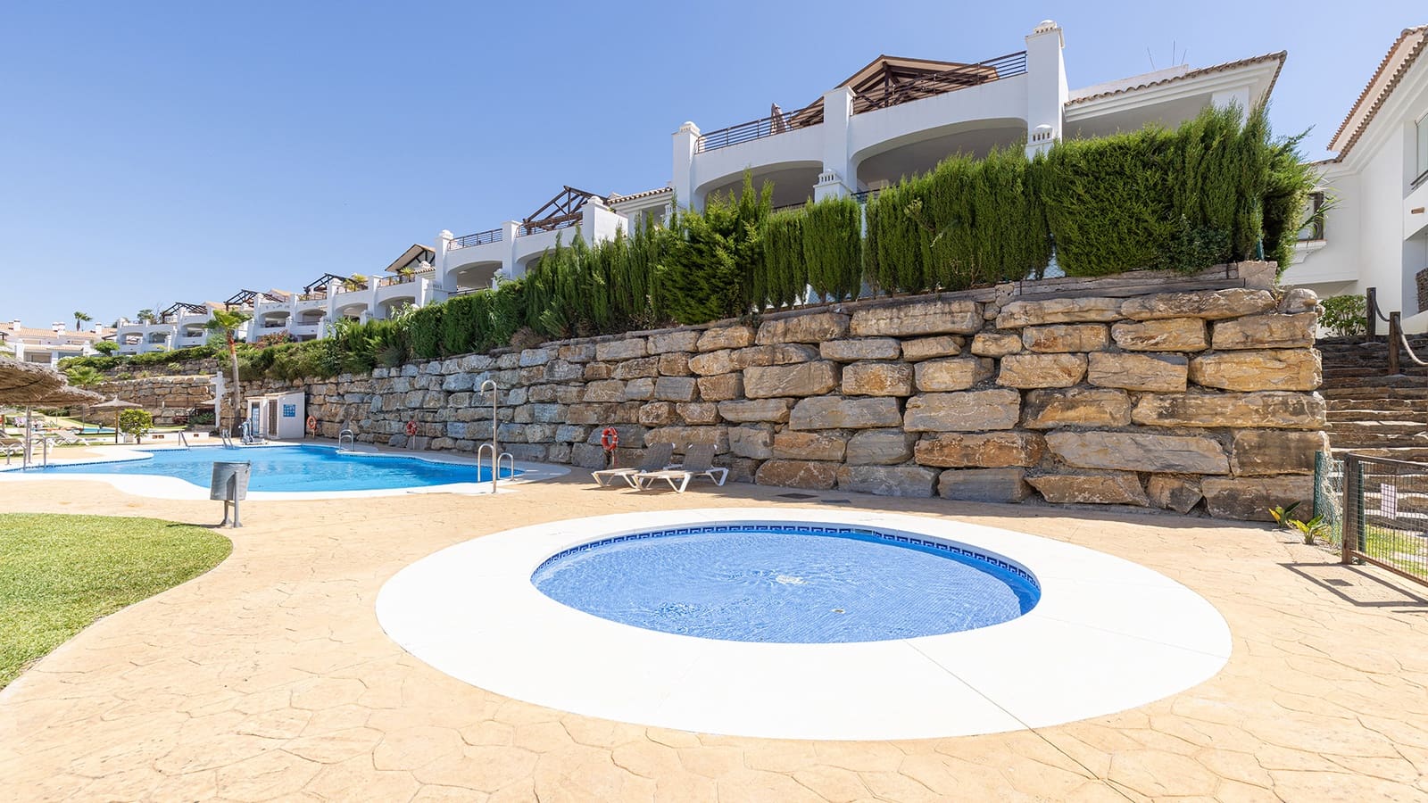 2 bedroom Apartment for sale in Casares with pool garage - € 380,000 (Ref: 9920081)