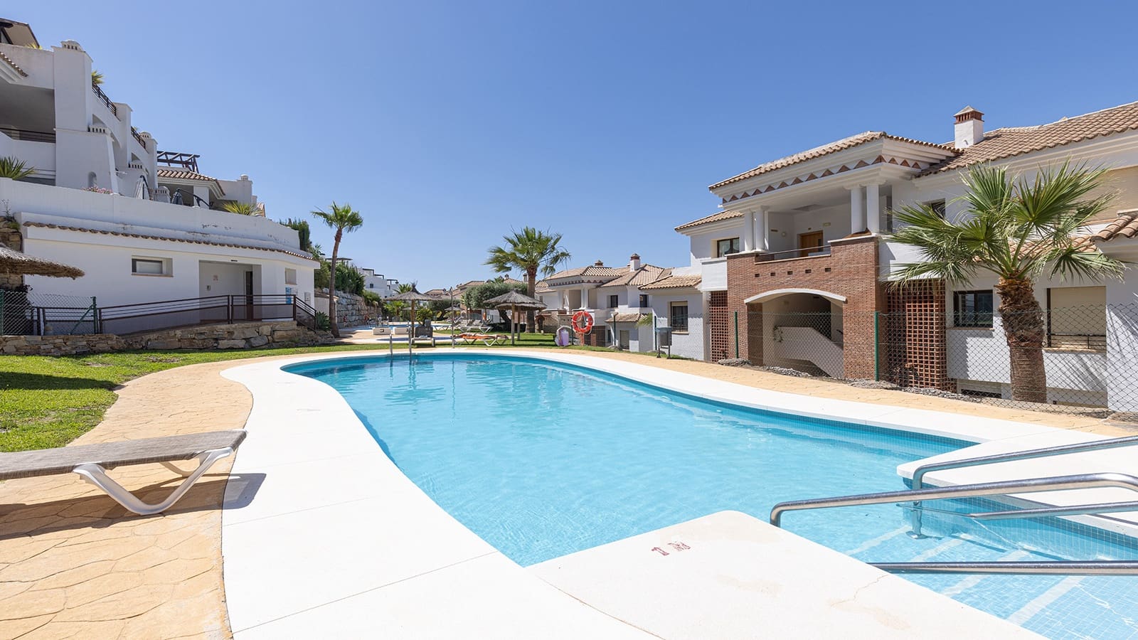 2 bedroom Apartment for sale in Casares with pool garage - € 380,000 (Ref: 9920081)