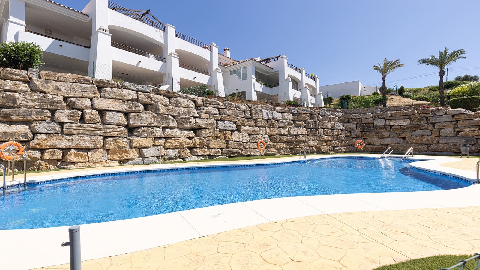 2 bedroom Apartment for sale in Casares with pool garage - € 380,000 (Ref: 9920081)