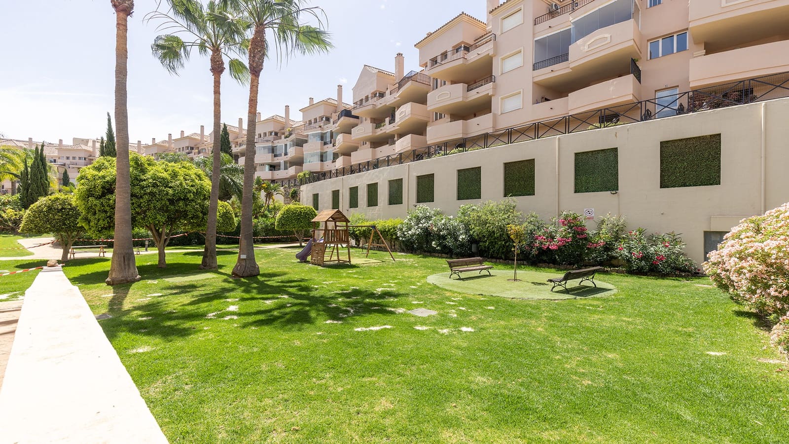 2 chambre Appartement à vendre à Manilva avec piscine garage - 279 000 € (Ref: 9920082)