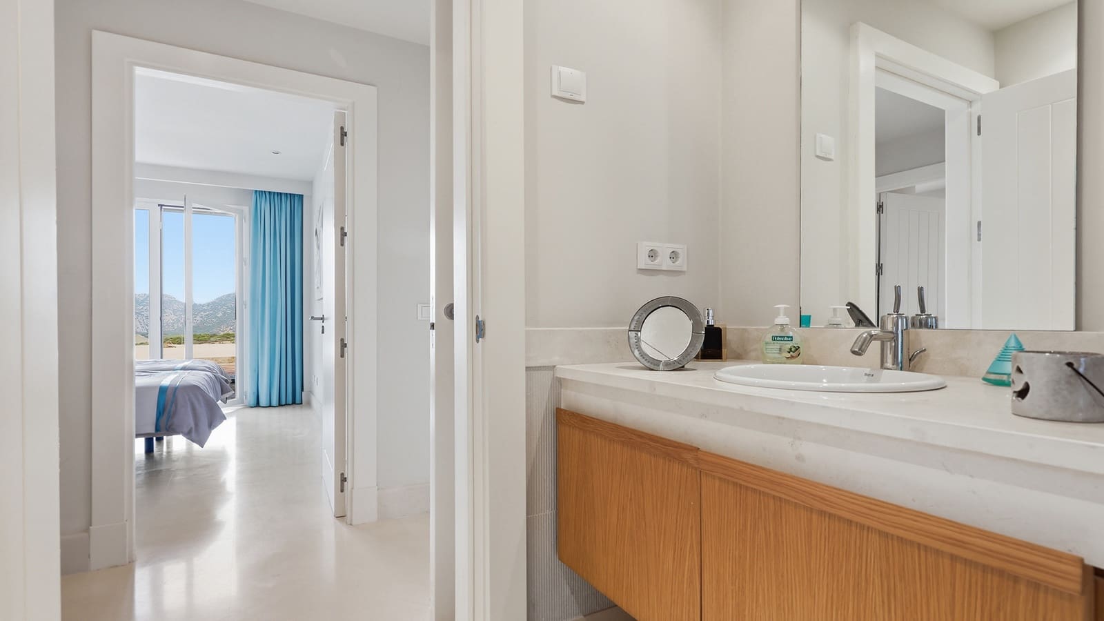 3 bedroom Apartment for sale in Casares with pool garage - € 595,000 (Ref: 9927032)