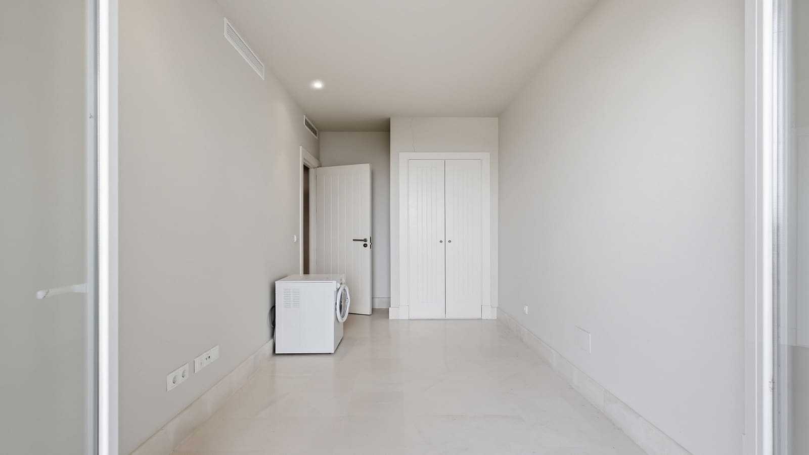 3 bedroom Apartment for sale in Casares with pool garage - € 595,000 (Ref: 9927032)