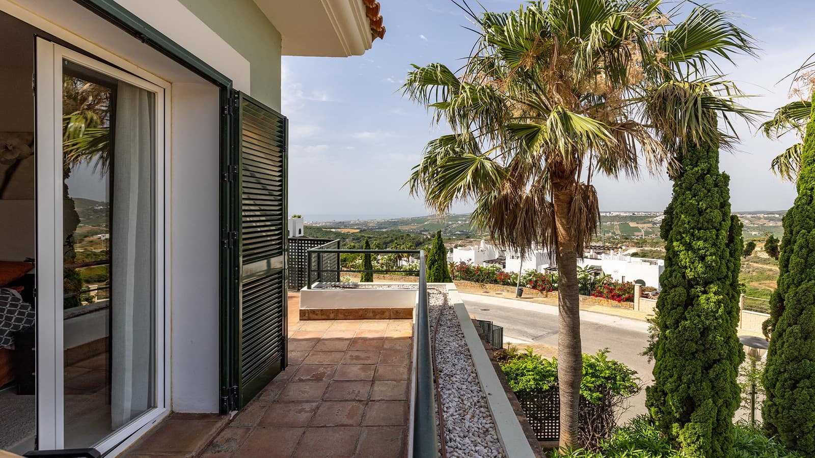 3 bedroom Apartment for sale in Casares with pool garage - € 595,000 (Ref: 9927032)