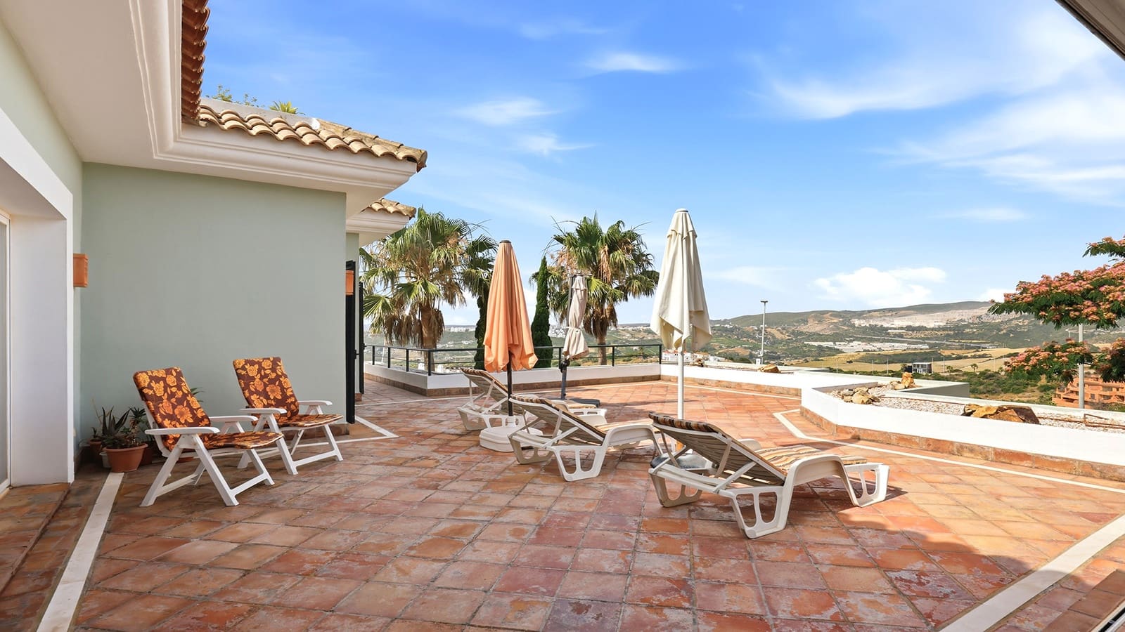 3 bedroom Apartment for sale in Casares with pool garage - € 595,000 (Ref: 9927032)